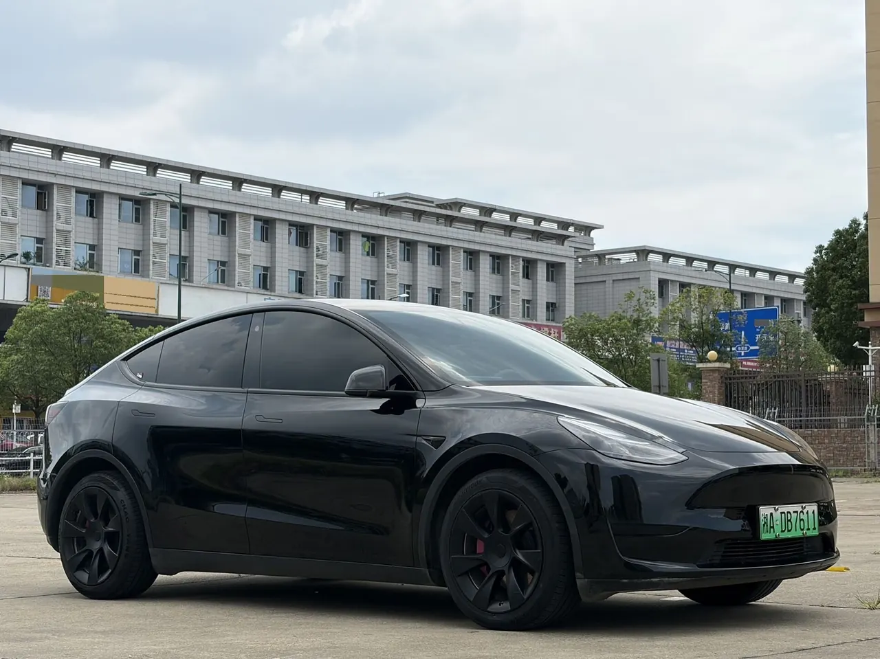 Tesla 2022 Model Y rear-wheel drive version automatic transmission 3