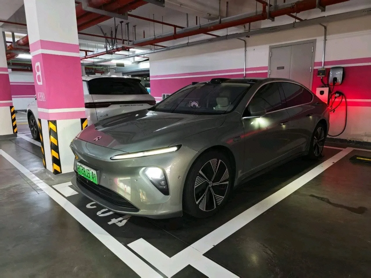 NIO 2024 ET7 75kWh Executive Edition Automatic Gear - View 1