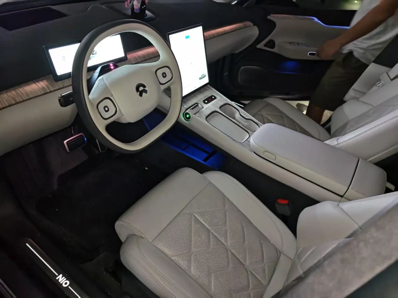 NIO 2024 ET7 75kWh Executive Edition Automatic Gear 3
