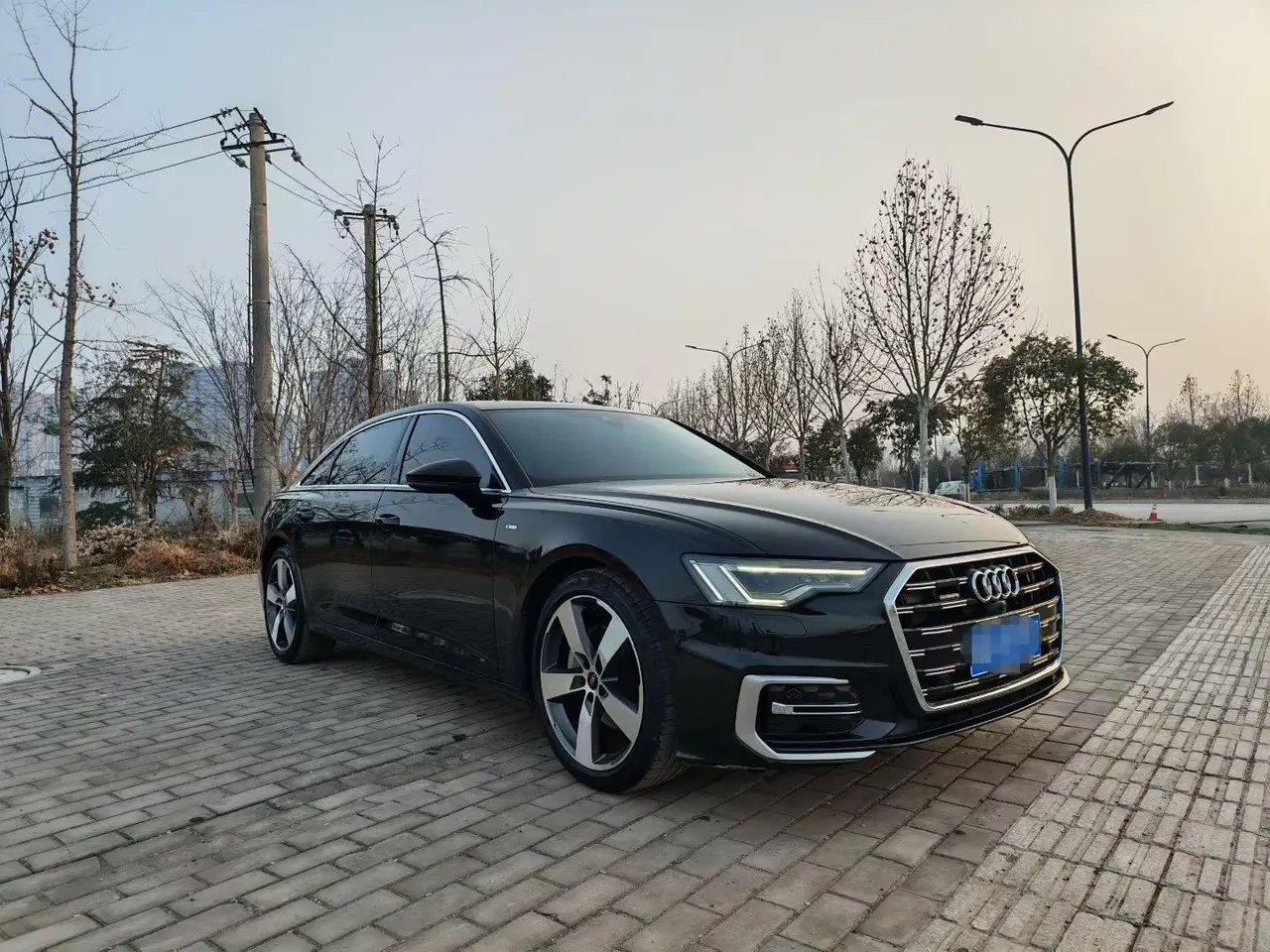 Audi 2023 A6L 2.0TFSI 45TFSI Quattro Selected Dynamic Automatic 3