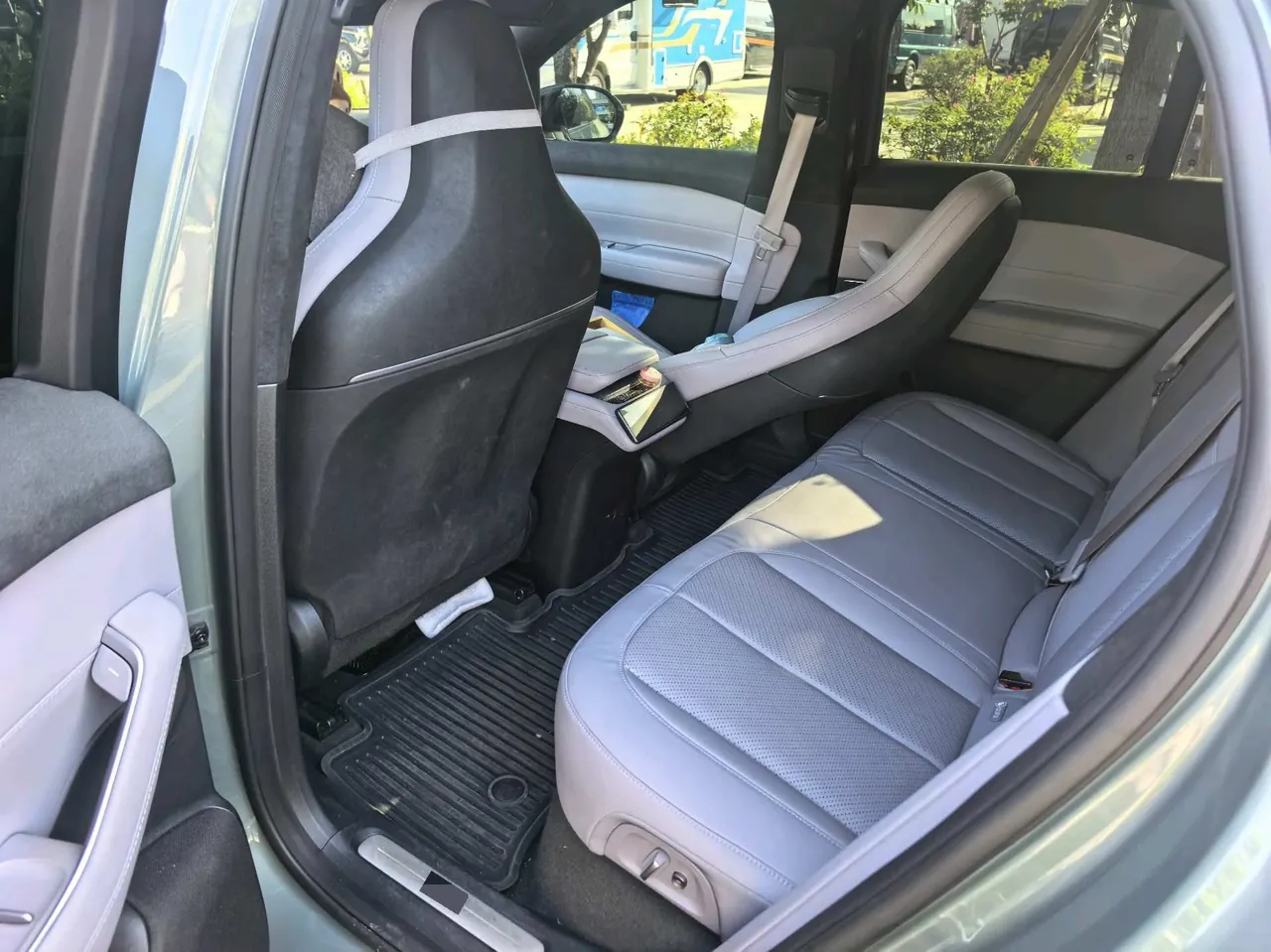 NIO 2023 EC6 75kWh automatic transmission 4