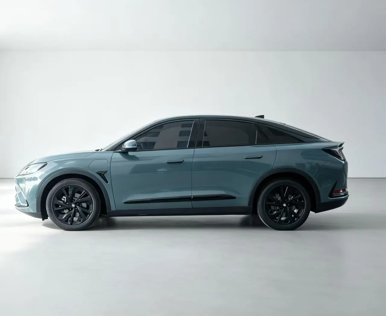 ARCFOX 2023 α S 735E Forest Edition 175kW Automatic Gear 3