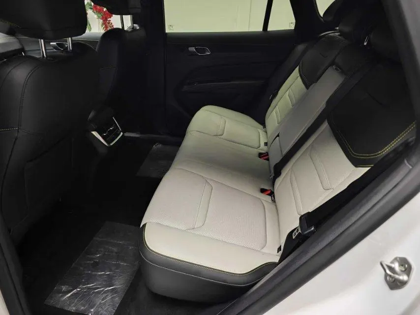 Ford 2025 plug-in 1.5T collar PLUS automatic gear 3