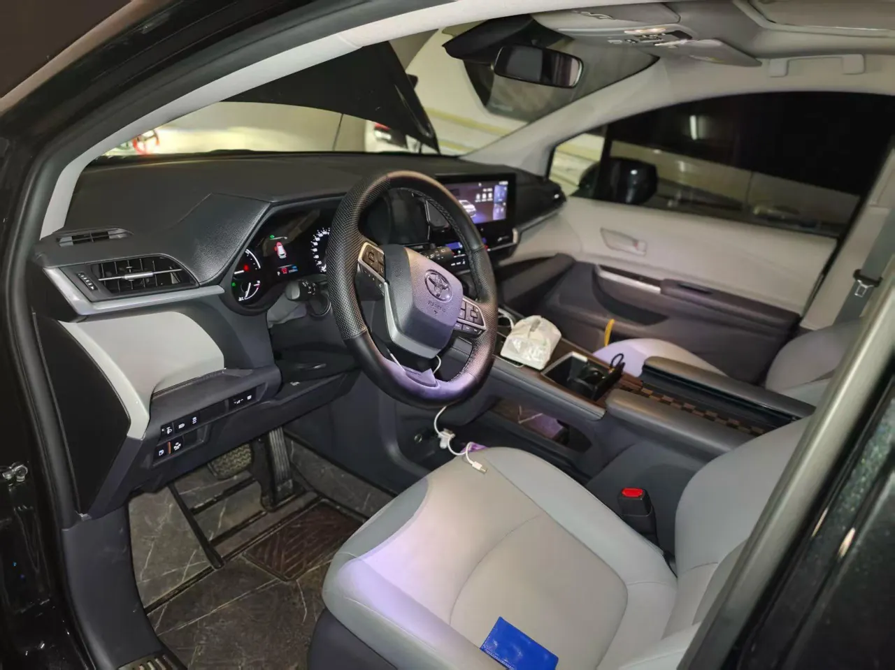 Toyota 2024 Grevia HYBRID 2.5 Stepless Comfort Edition Automatic Transmission 2