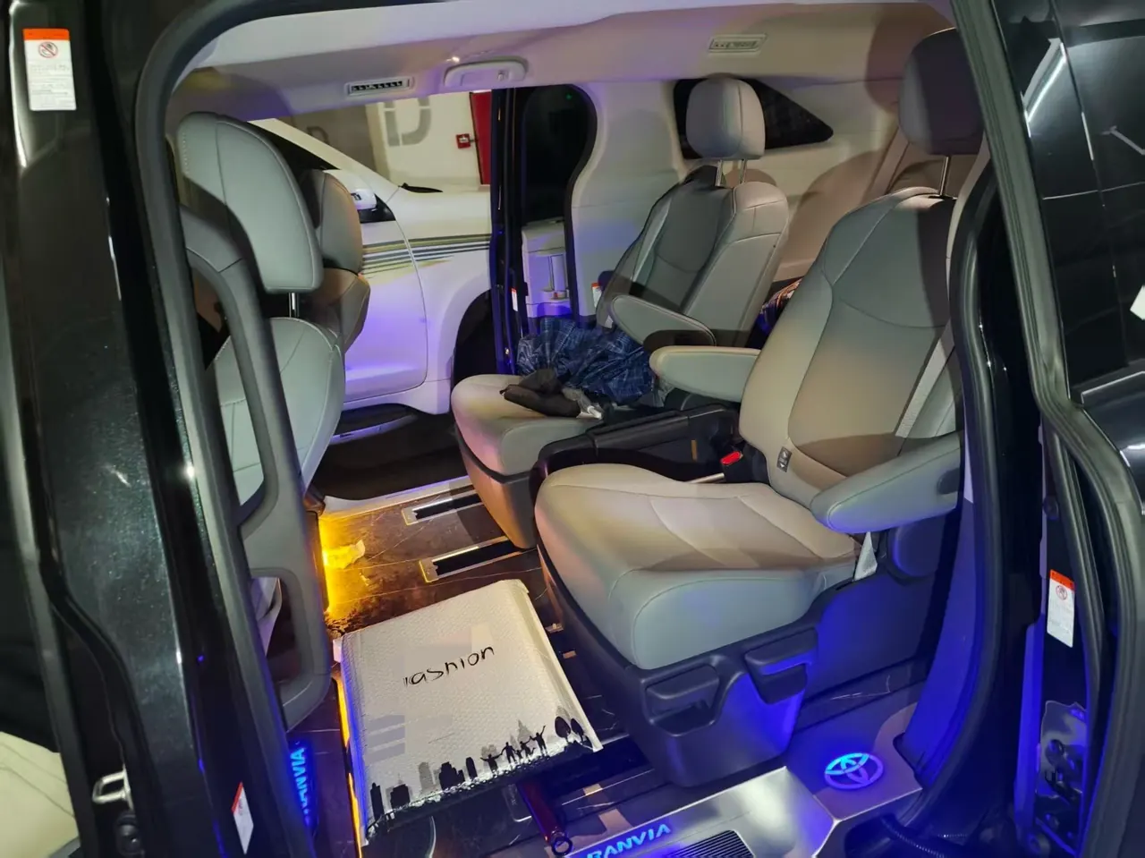 Toyota 2024 Grevia HYBRID 2.5 Stepless Comfort Edition Automatic Transmission 3