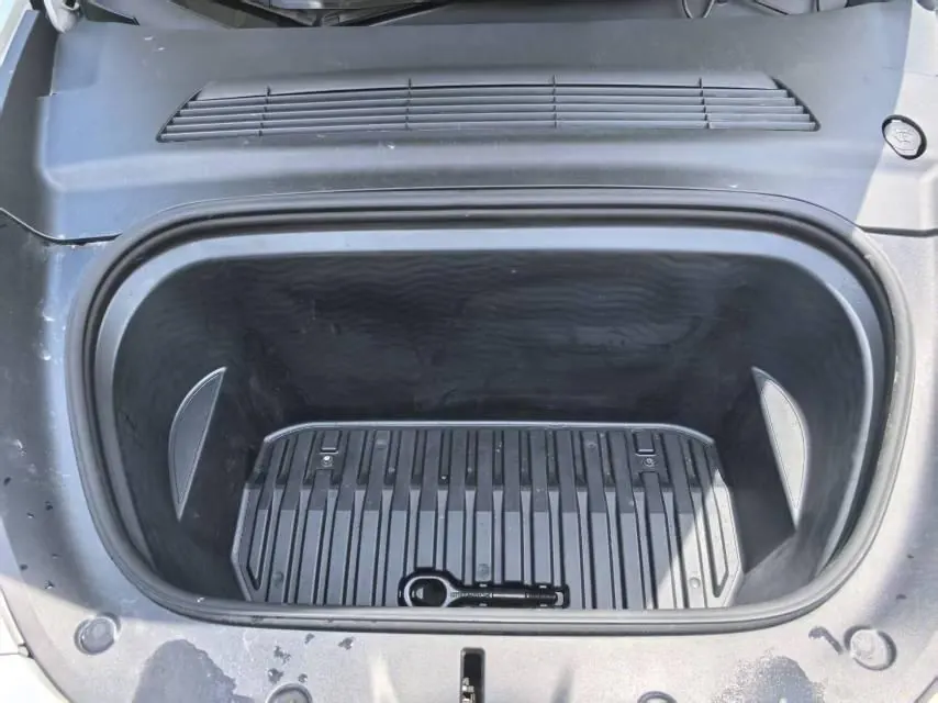 Tesla 2022 Model Y rear-wheel drive version (facelift) automatic gear 17