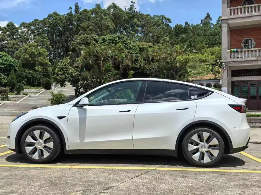 Tesla 2022 Model Y rear-wheel drive version (facelift) automatic gear 4