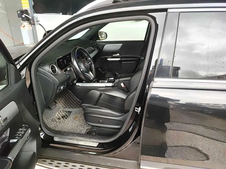 Mercedes Benz 2020 GLB 180 1.3T Dynamic Automatic 3