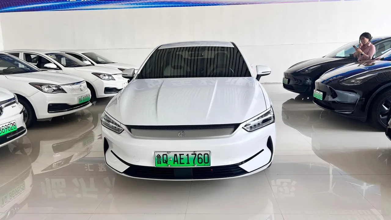 BYD 2024 Qin PLUS EV 420KM Glory Edition Exceed Automatic Gear 2