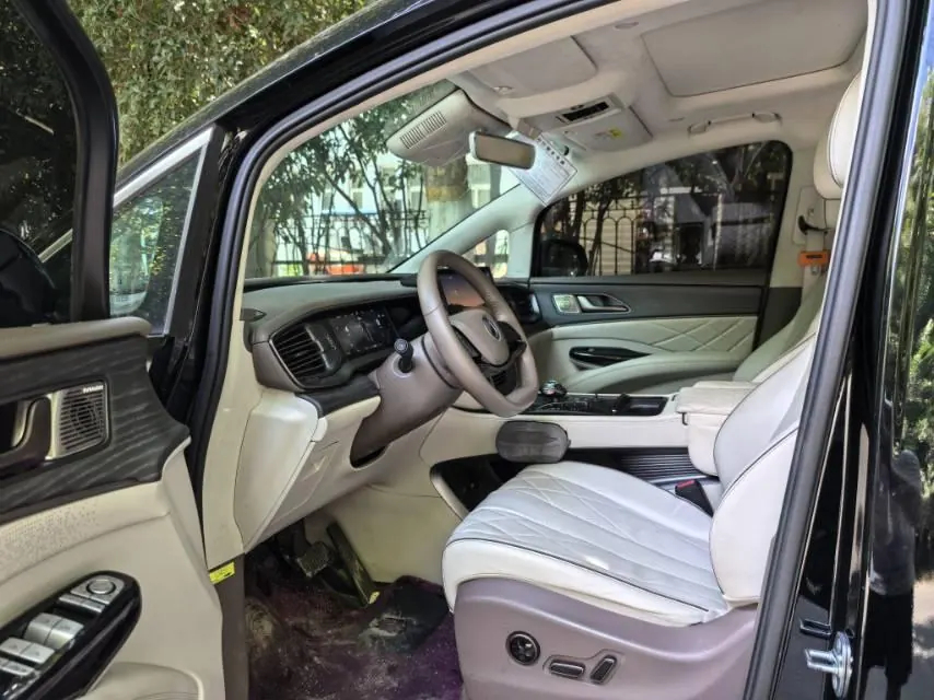 Denza 2022 Denza D9 DM-i 1.5T stepless 970 four-wheel drive flagship automatic gear 3