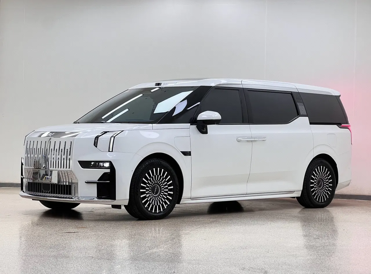 Zeekr 2024 Zeekr 009 seven-seat aisle version four-wheel drive 140kWh automatic gear - View 1