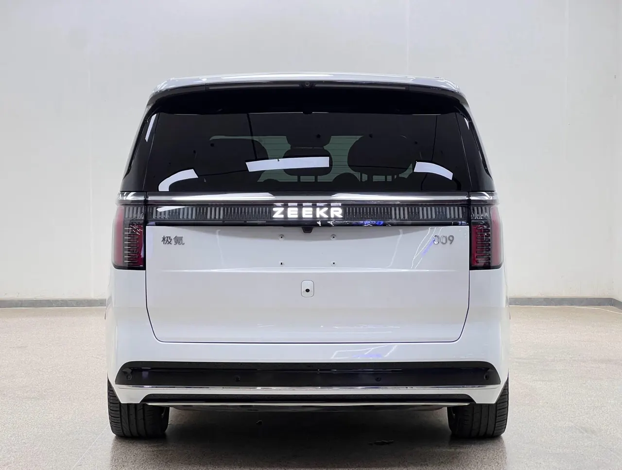 Zeekr 2024 Zeekr 009 seven-seat aisle version four-wheel drive 140kWh automatic gear 3