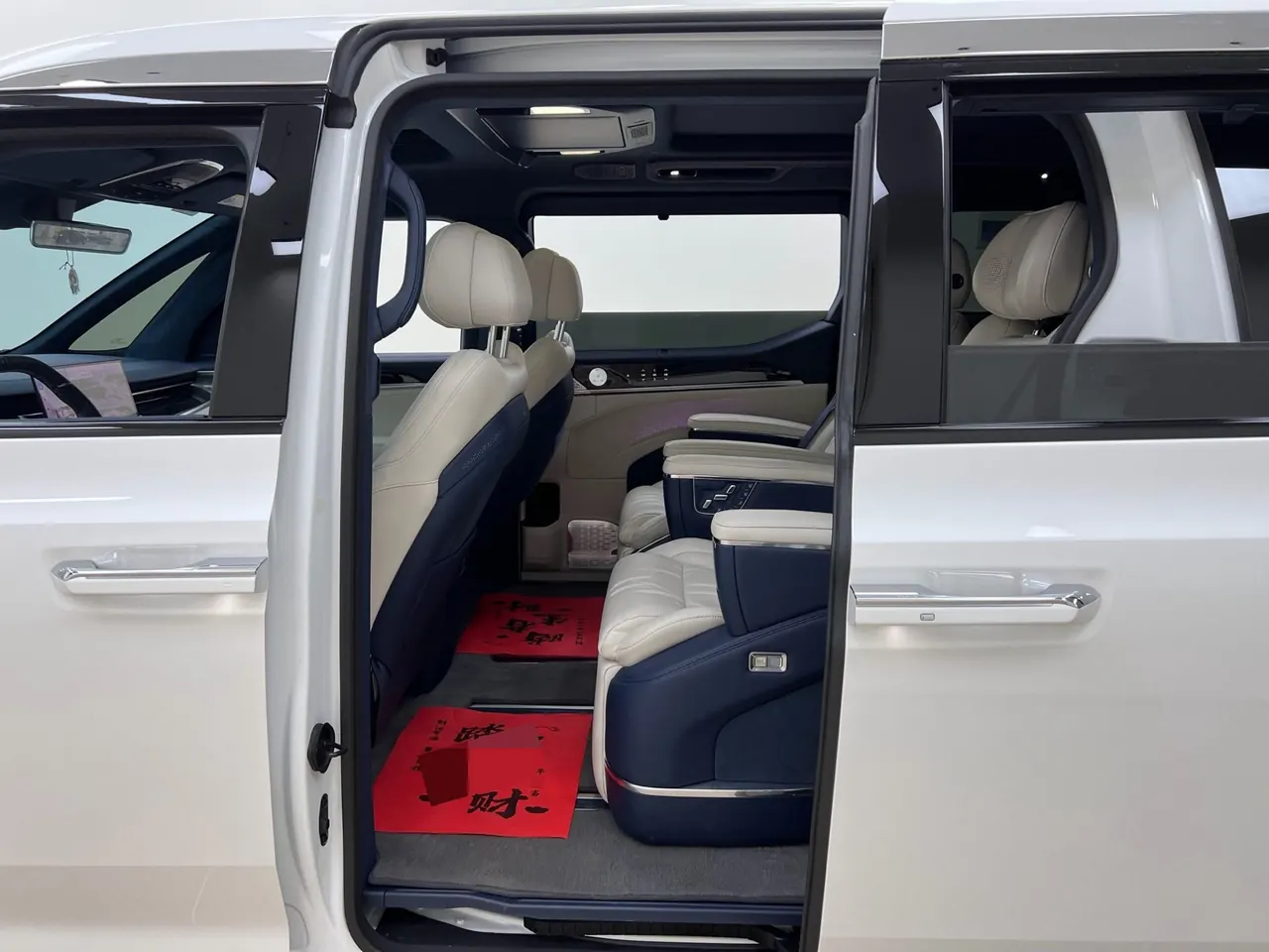 Zeekr 2024 Zeekr 009 seven-seat aisle version four-wheel drive 140kWh automatic gear 7