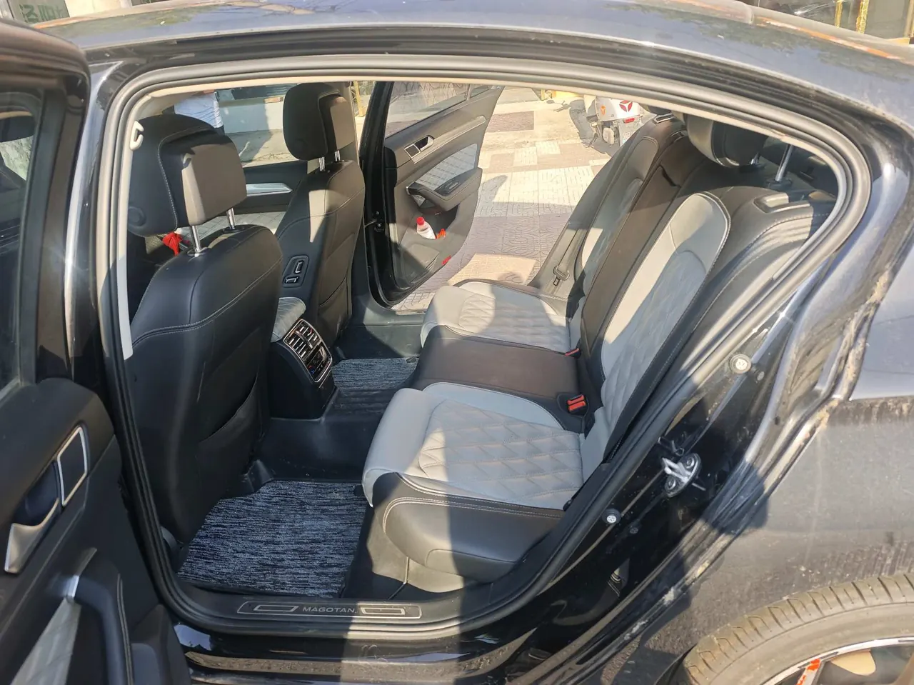 Volkswagen 2023 Magotan 2.0TSI 330TSI 2 million Commemorative Edition Leading Automatic Gear 8