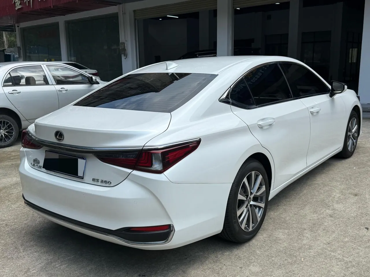 Lexus ES (Imported) 2020 ES260 2.5 Excellence Automatic Gear 6