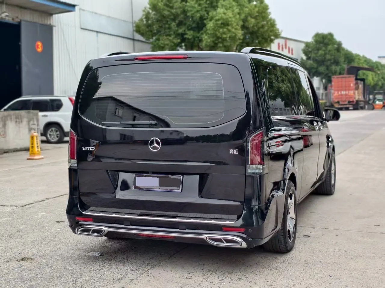 Open image lightbox: Mercedes Benz 2020 Vito 2.0T Elite Edition 7-seat Automatic Gear