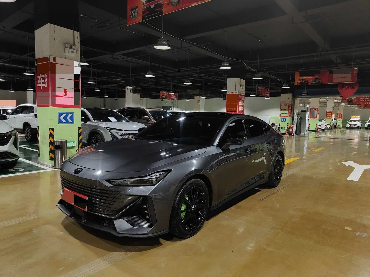 Open image lightbox: ChangAn 2025 UNI-V 1.5T honorable automatic gear