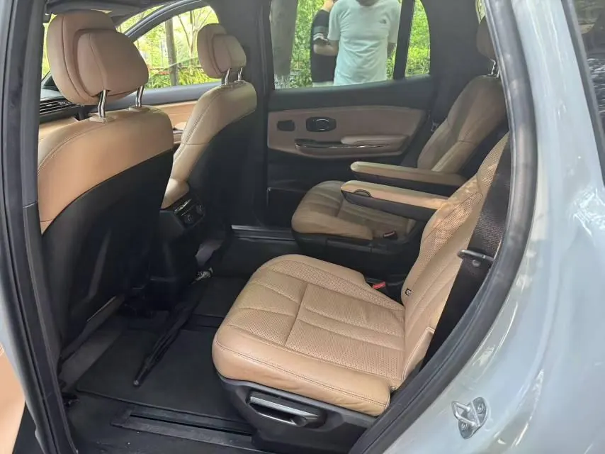NIO 2020 ES8 benchmark 415KM 6-seat automatic gear 5