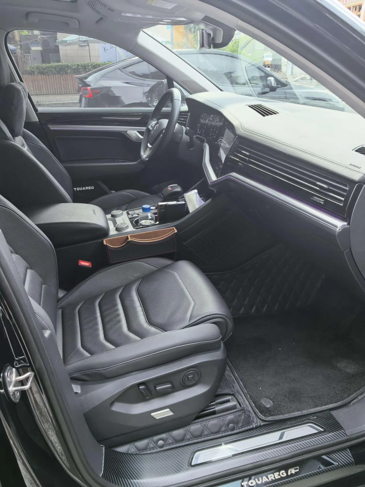 Volkswagen Touareg (Imported) 2020 Touareg 2.0TSI Sharp Edition Automatic Gear 9
