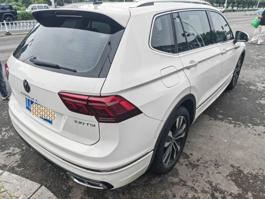 Volkswagen 2022 Tiguan L R-Line 2.0TSI 330TSI Two-Drive R-Line Overdrive Automatic Gear 2