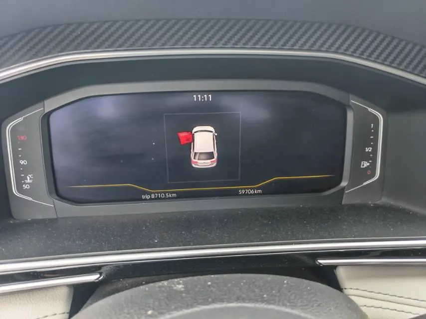 Volkswagen 2022 Tiguan L R-Line 2.0TSI 330TSI Two-Drive R-Line Overdrive Automatic Gear 7