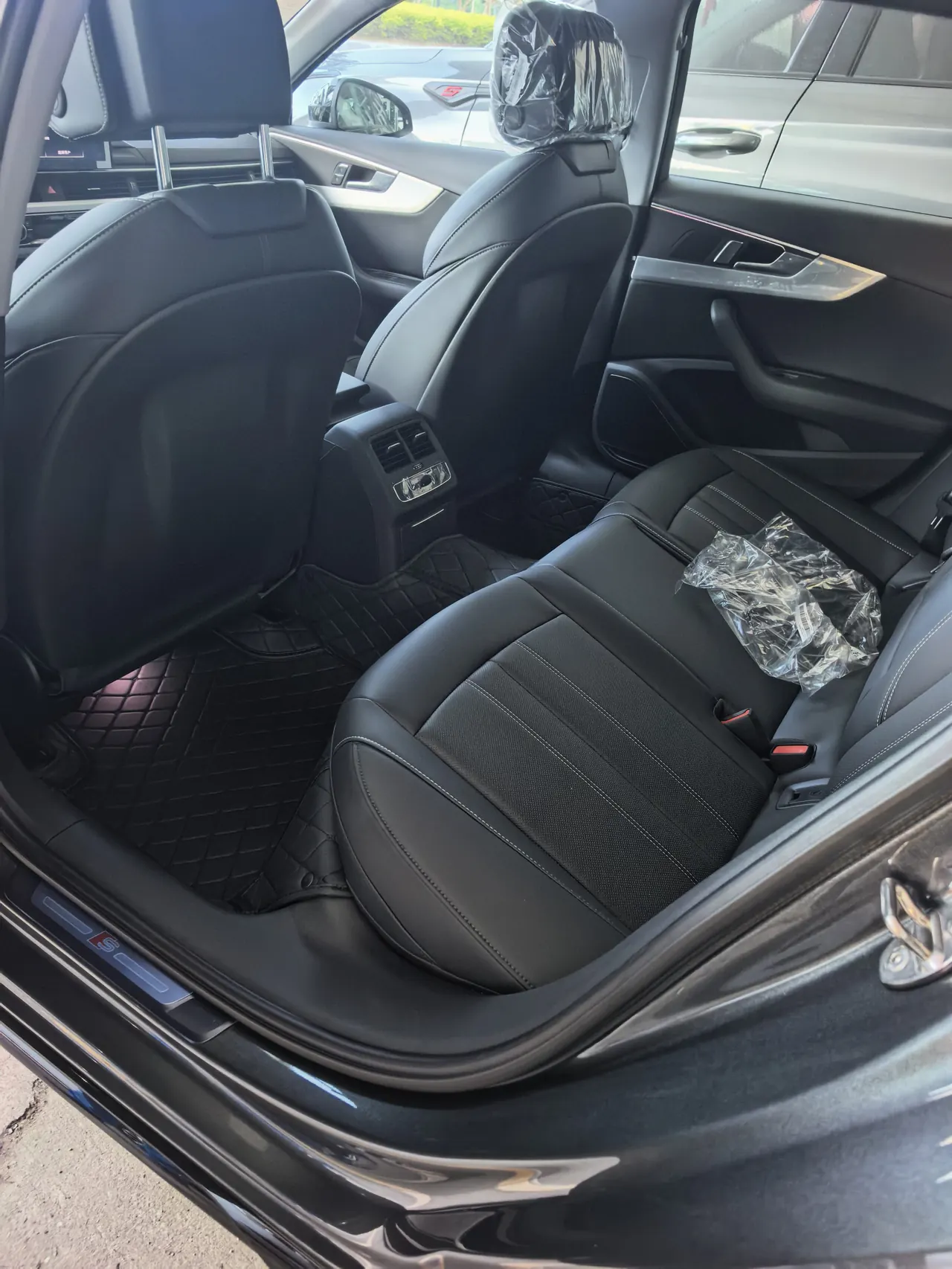 Audi 2026 A4L 2.0TFSI 40TFSI 2 million Yuexiang Edition Fashion Dynamic Automatic Gear 3
