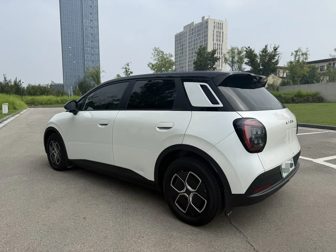 GAC Aion 2025 AION UT 330 Star Edition Automatic Gear 3