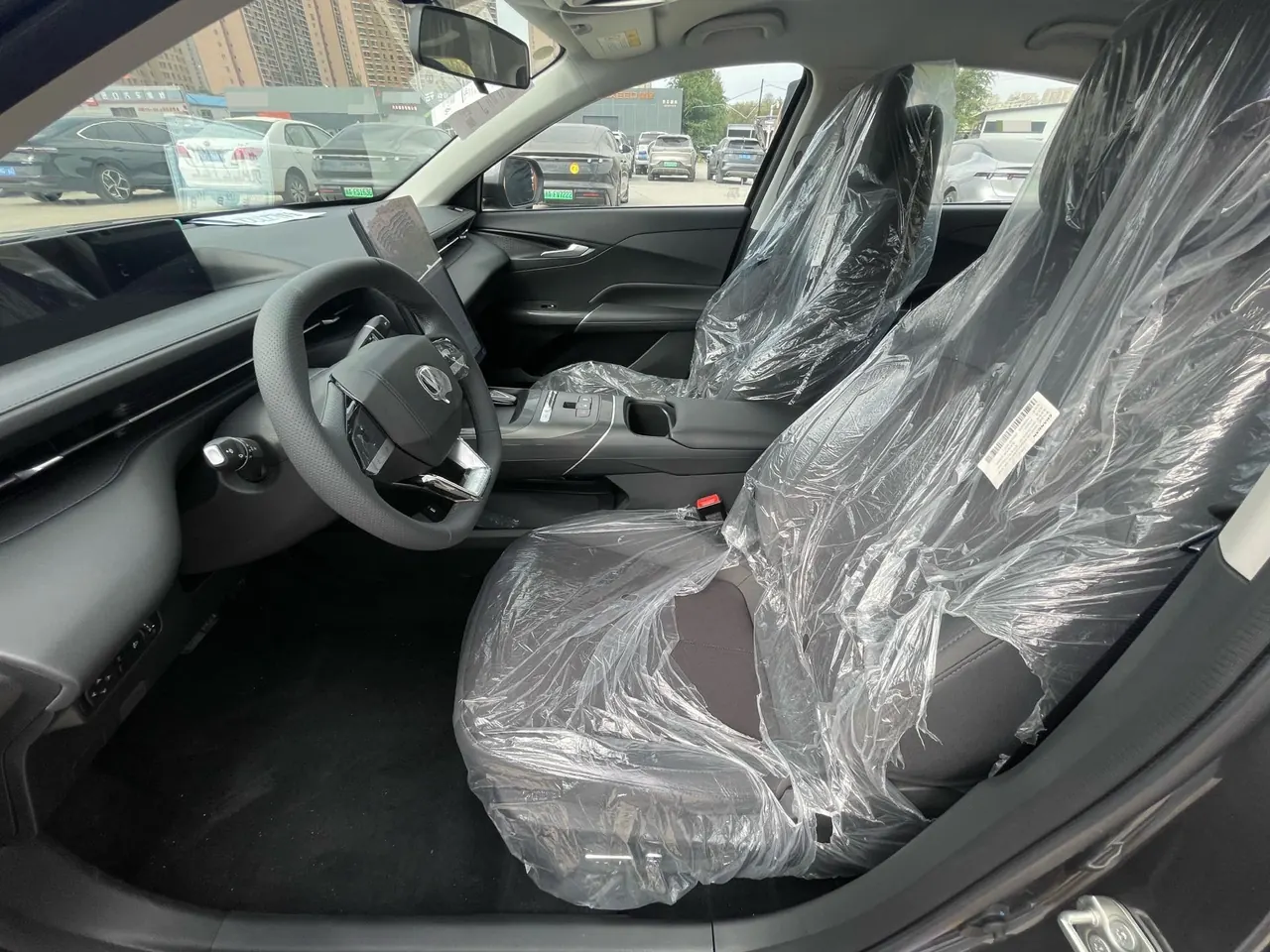 ChangAn Yidong New Energy 2025 Yidong PHEV 1.5 Stepless Smart New Blue Whale 145KM High Energy Edition Automatic Gear 4