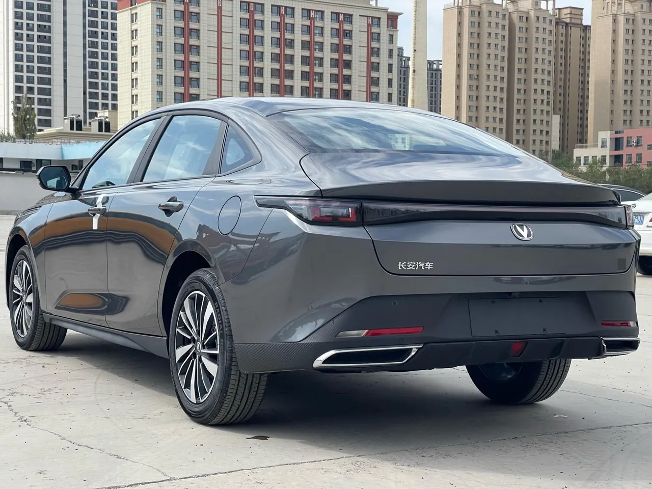 ChangAn Yidong New Energy 2025 Yidong PHEV 1.5 Stepless Smart New Blue Whale 145KM High Energy Edition Automatic Gear 7