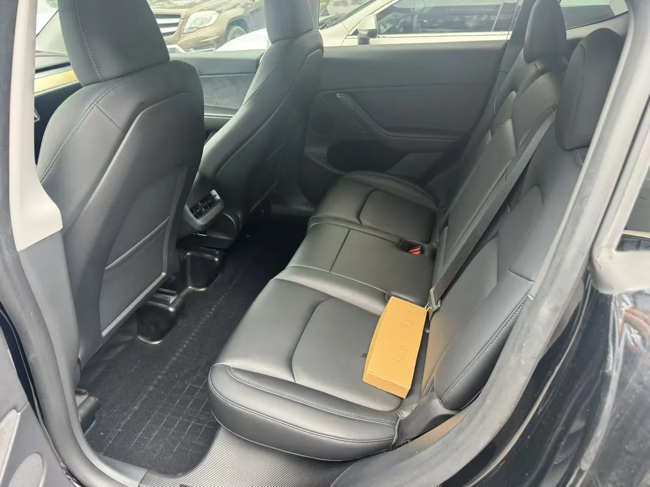 Tesla 2022 Model Y rear-wheel drive version (facelift) automatic gear 4