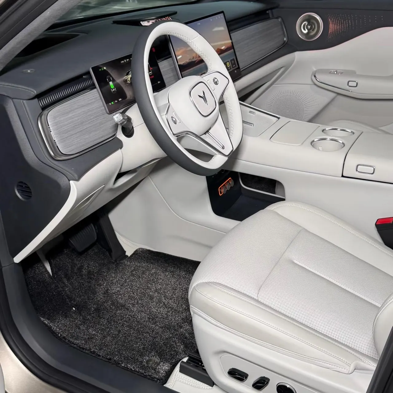 Voyah 2025 bosom friends rear drive dry Kun version of automatic gear 7