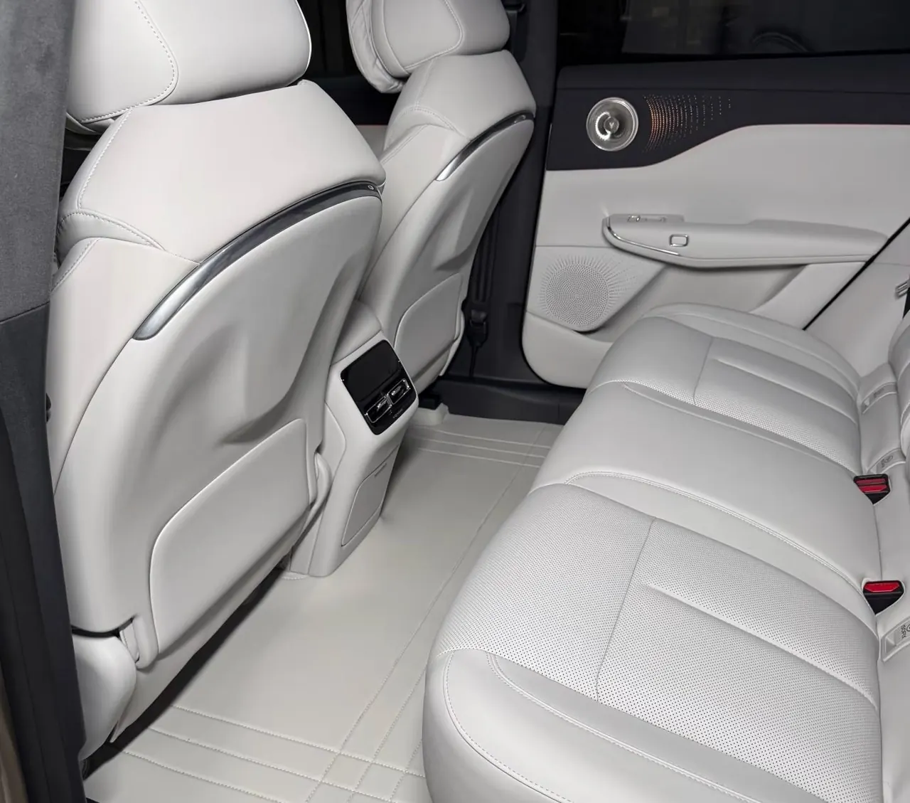 Voyah 2025 bosom friends rear drive dry Kun version of automatic gear 8