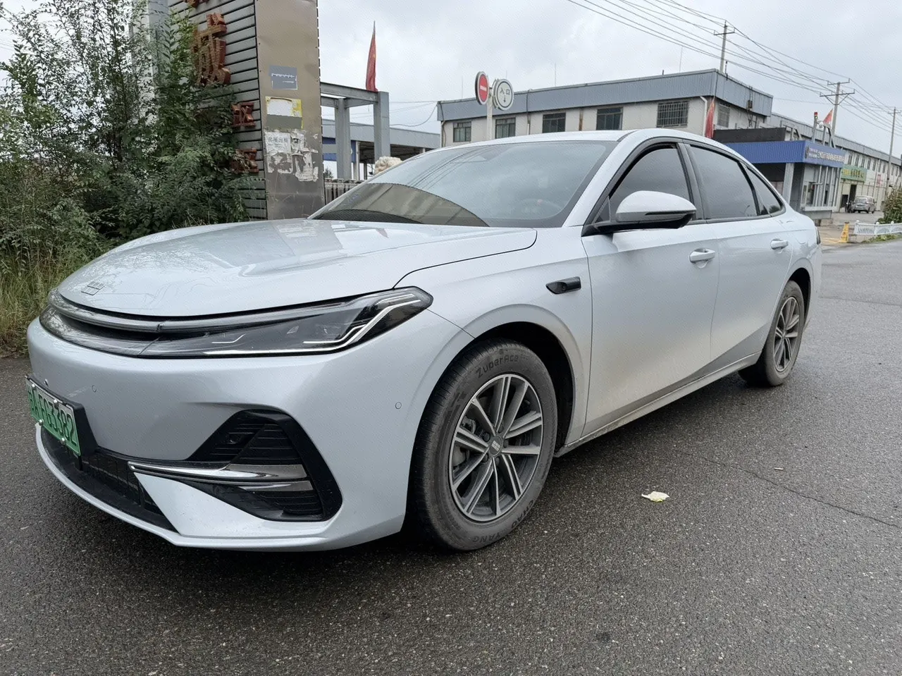 Open image lightbox: Geely Galaxy 2025 A7 EM-i 1.5 70km sailing version of automatic gear
