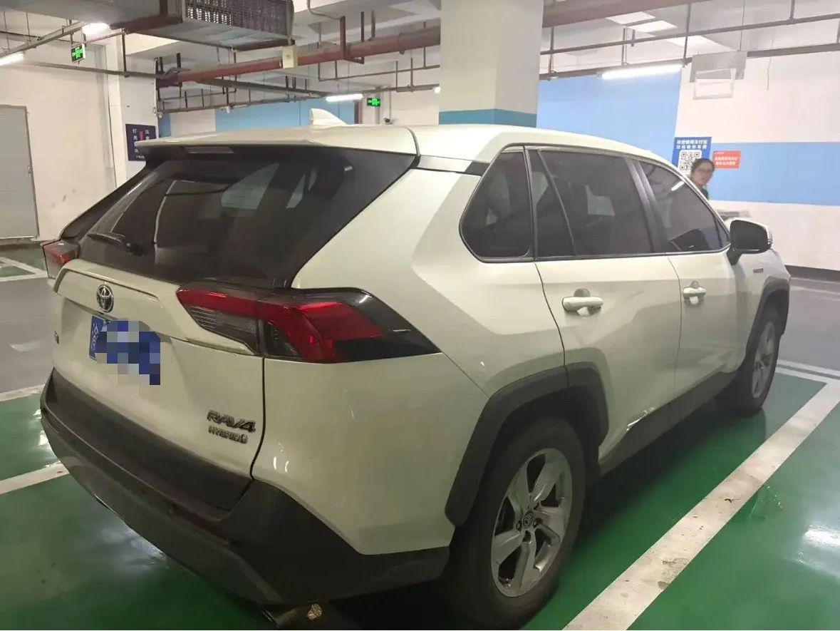 Toyota 2020 RAV4 Rongfang Double Engine 2.5 Stepless Two-Drive Elite Automatic Gear 2