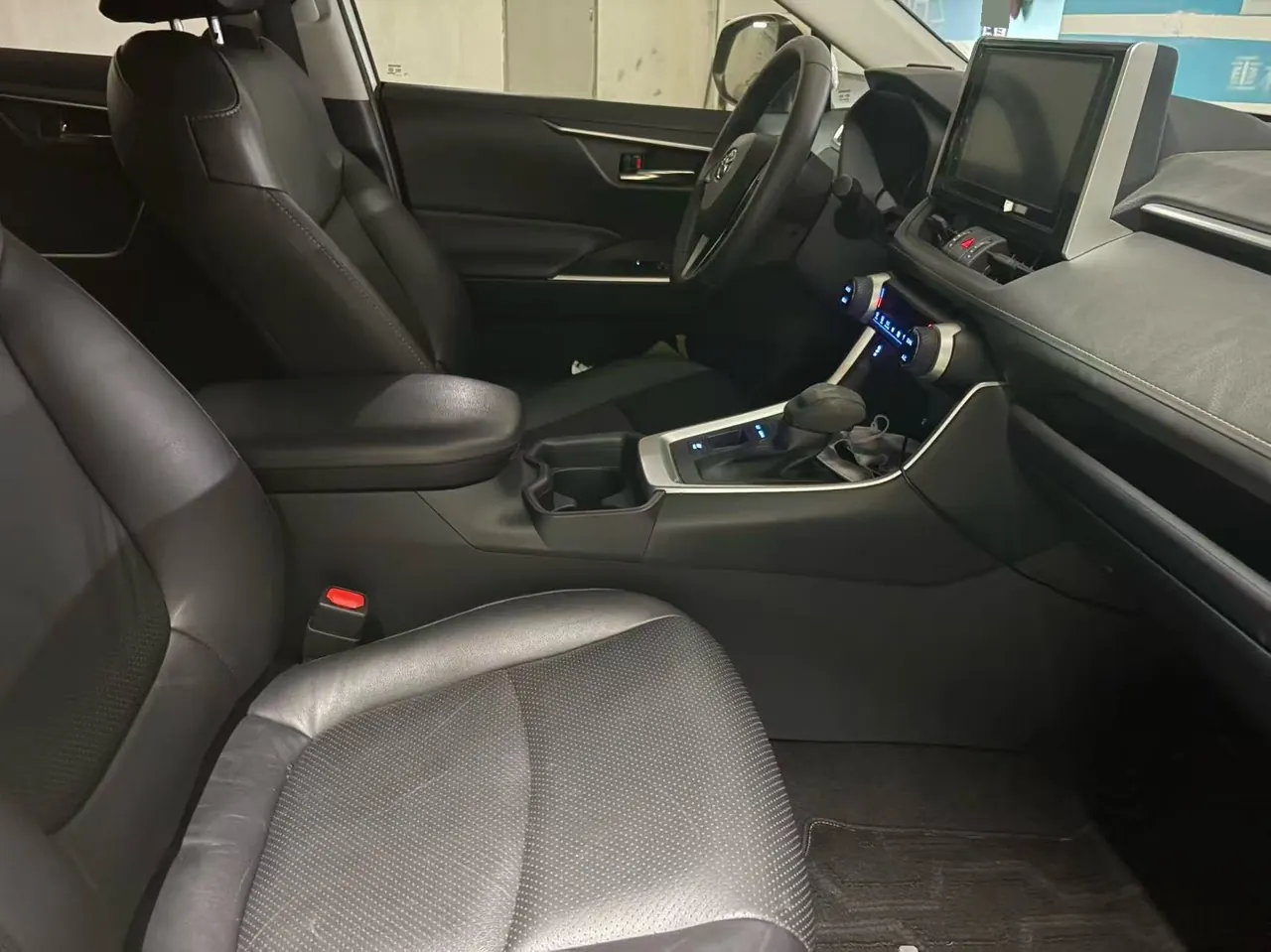Toyota 2020 RAV4 Rongfang Double Engine 2.5 Stepless Two-Drive Elite Automatic Gear 5