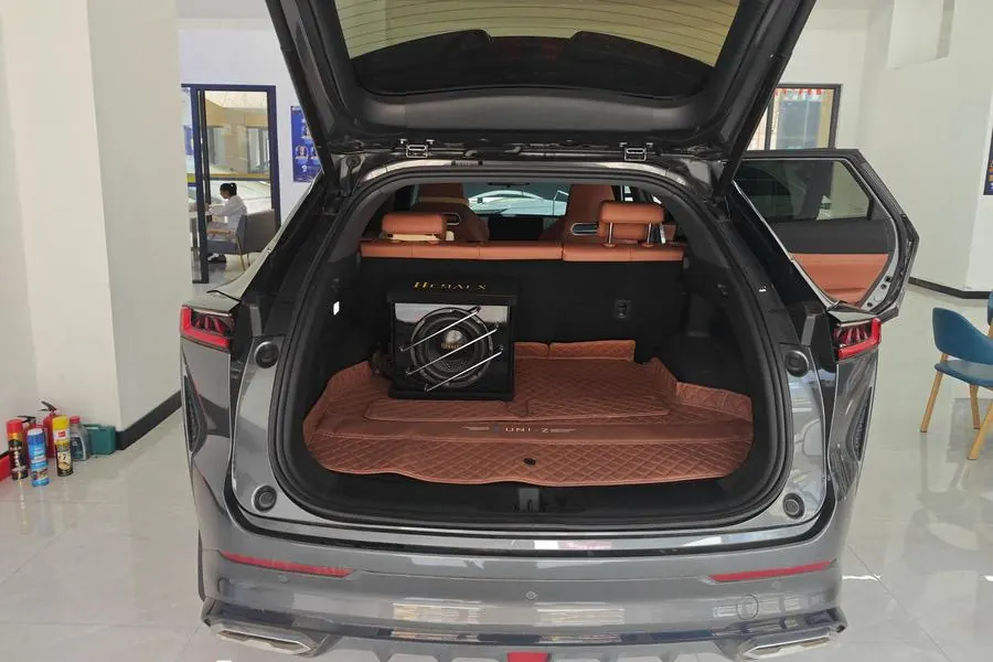 ChangAn 2025 UNI-Z 1.5T Luxury Automatic 10