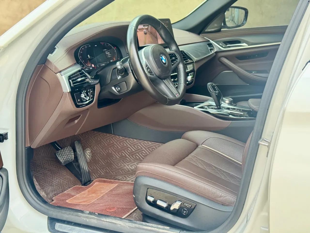 BMW 5 Series 2022 530Li 2.0T Exclusive M Sports Suit (Modified) Automatic Gear 3