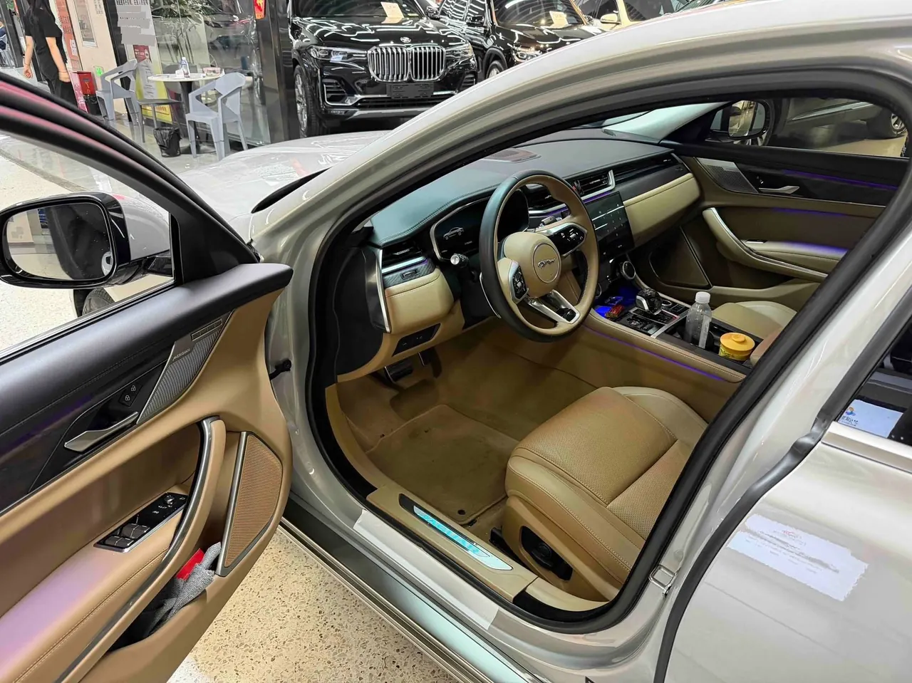 Jaguar 2025 XFL 2.0T P 12500.00g Drive Enjoy Deluxe Edition Automatic Gear 3