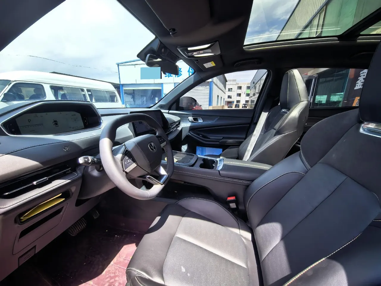ChangAn 2025 CS55 PLUS PHEV 1.5 Stepless Smart New Blue Whale 125km Battleship Edition Automatic Gear 4