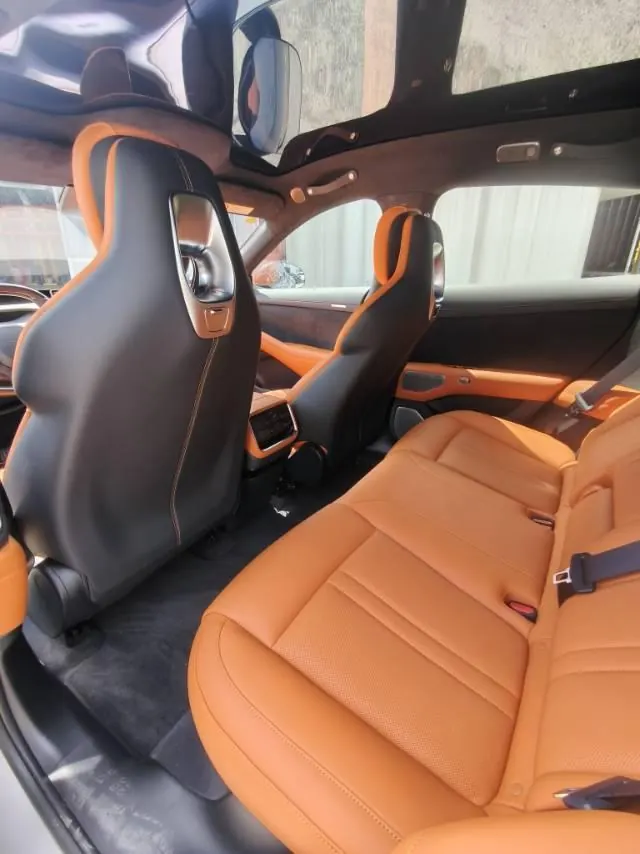 MI 2025 YU7 Long Endurance High Performance Four-wheel Drive Max Edition Automatic Gear 3