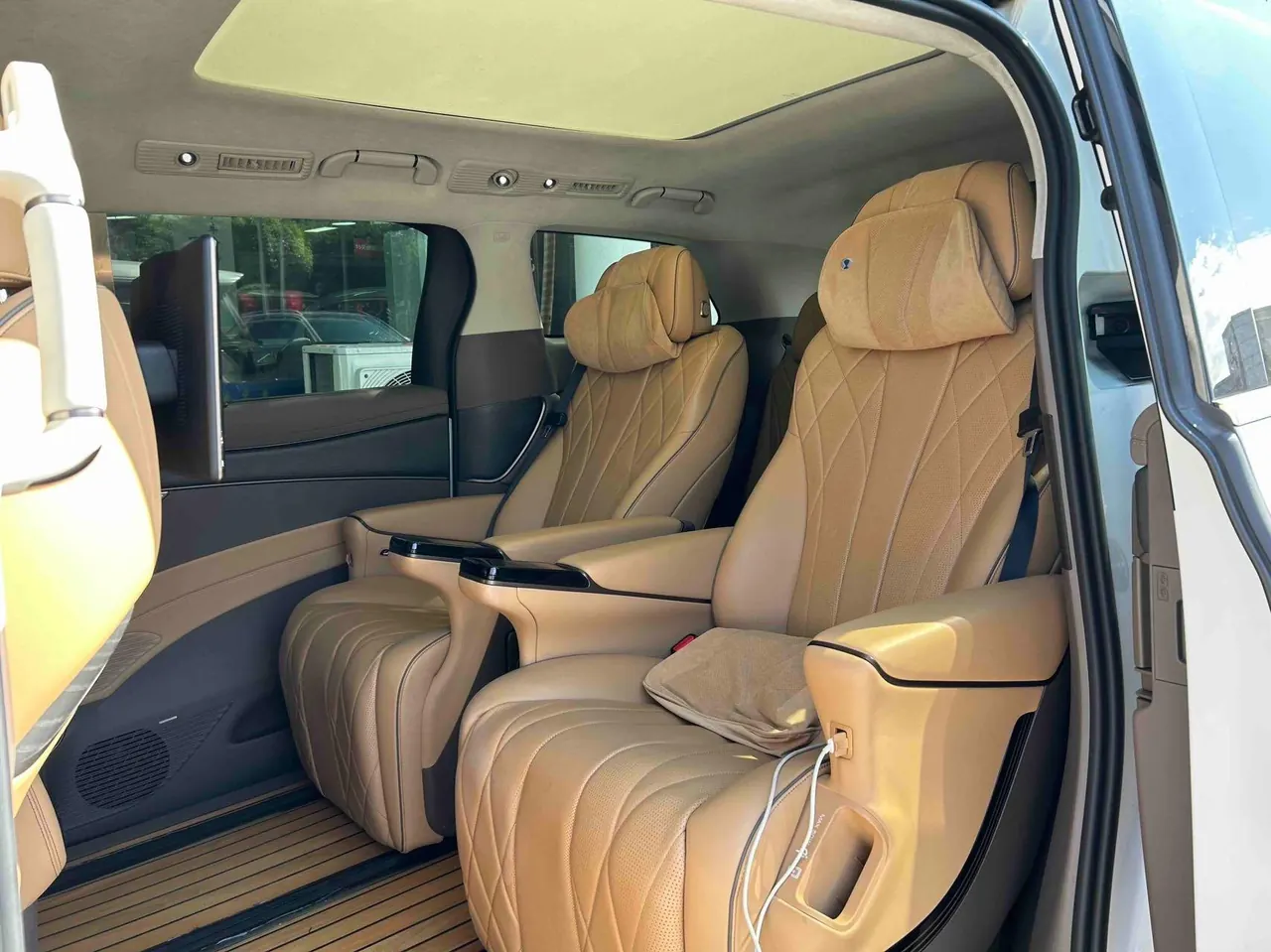 Denza 2022 Denza D9 EV 600 four-wheel drive flagship automatic gear 3