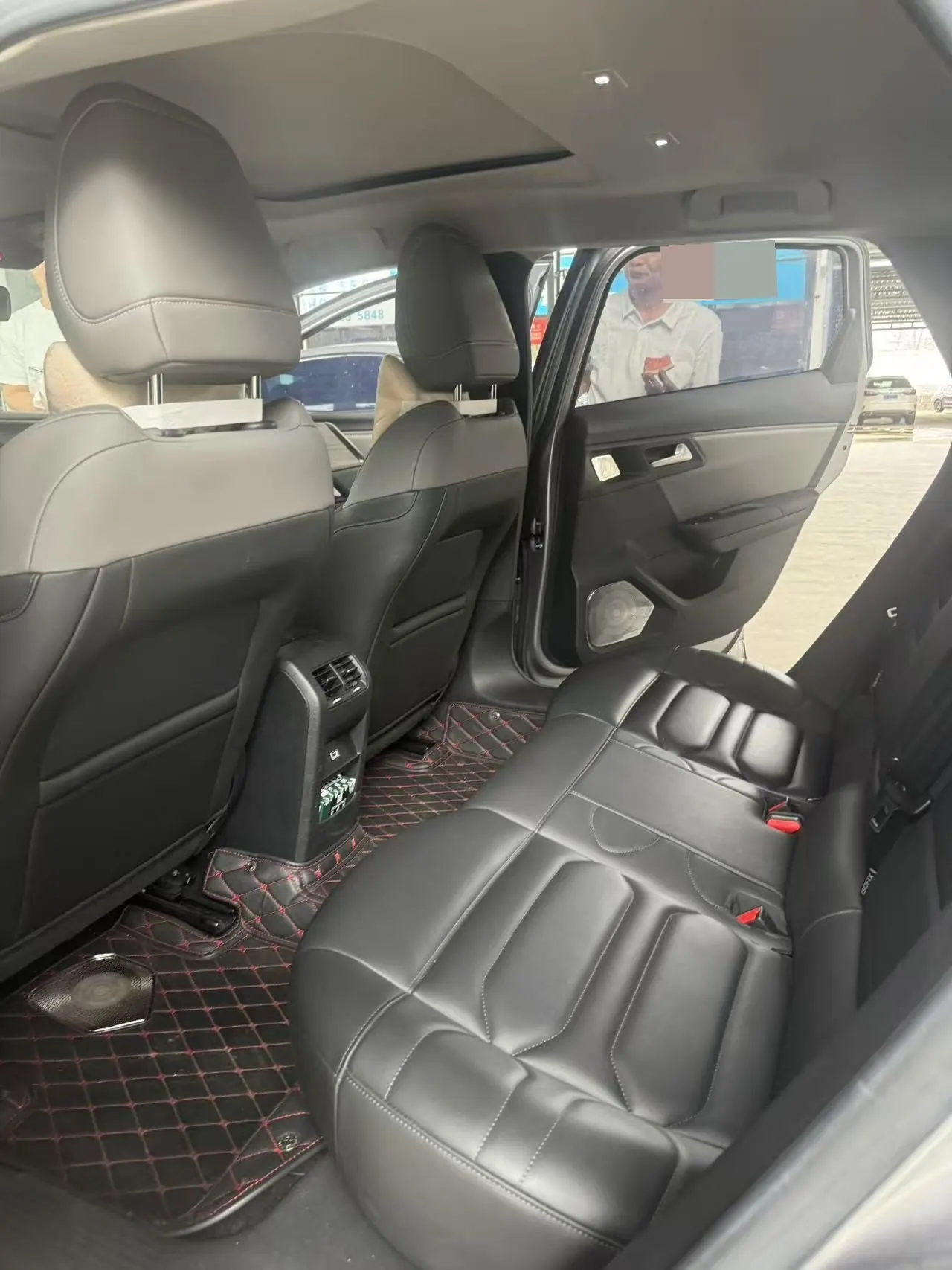 Citroen Versailles C5 X 2022 C5 X 1.6T Enjoy an Uncommon Year of Tiger Opening Edition Automatic Gear 3