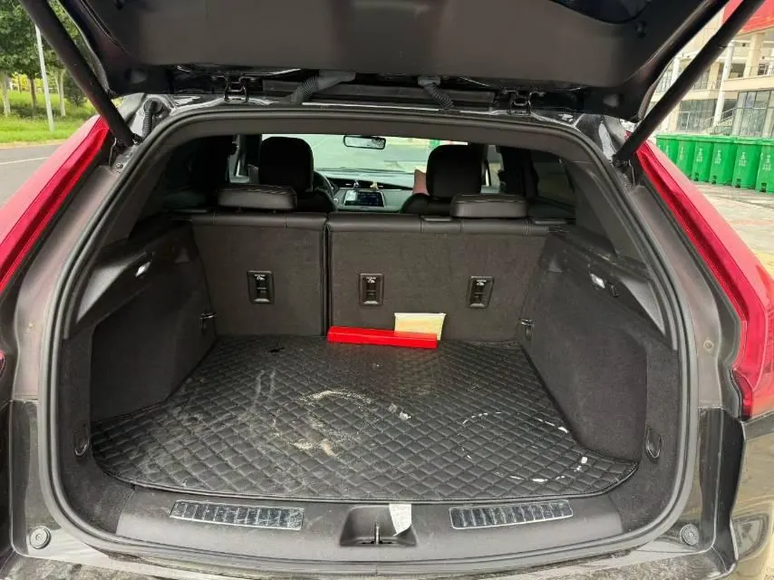 Cadillac 2022 XT4 48V 2.0T 28T Two-Drive Luxury Automatic Gear 4