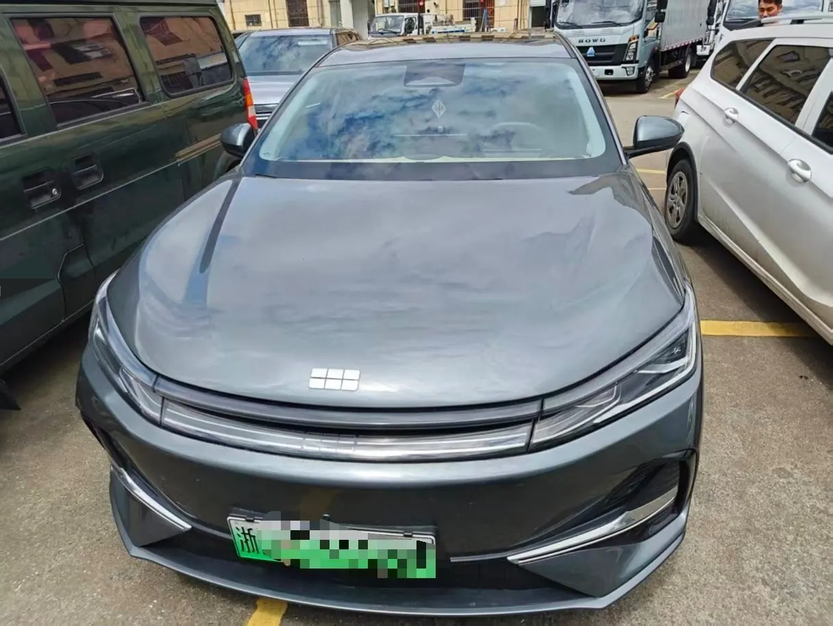 Geely Galaxy 2025 A7 EM-i 1.5 150km Discovery Edition Automatic Gear 2