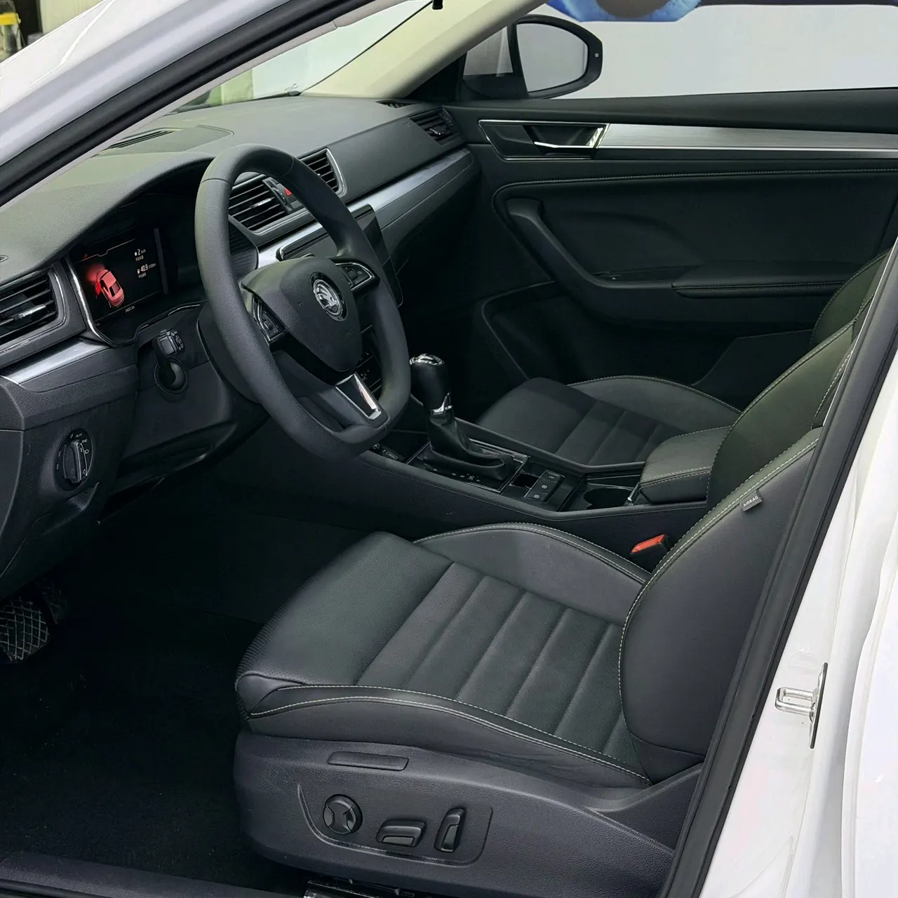 Skoda 2023 Express 1.4TSI TSI280 Premium Edition (Modified) Automatic Gear 6