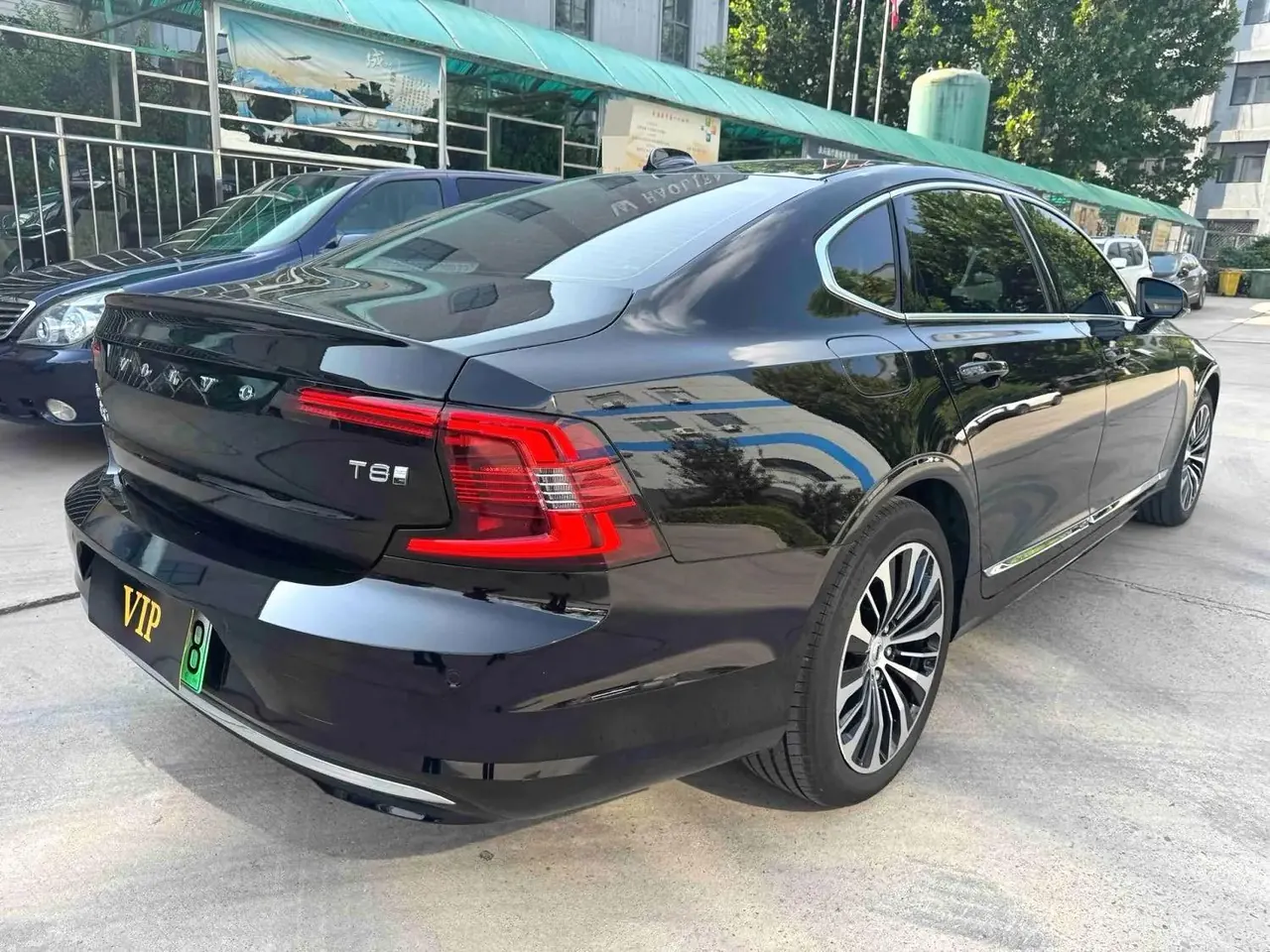Volvo S90 New Energy 2025 S90 PHEV 2.0T T8 Four-wheel Drive Long Endurance Zhiyi Deluxe Edition Automatic Gear 6