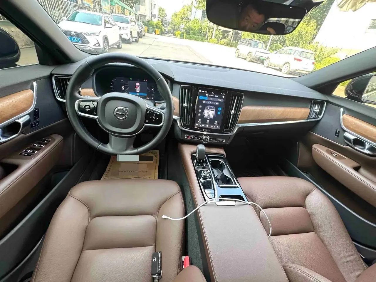 Volvo S90 New Energy 2025 S90 PHEV 2.0T T8 Four-wheel Drive Long Endurance Zhiyi Deluxe Edition Automatic Gear 7