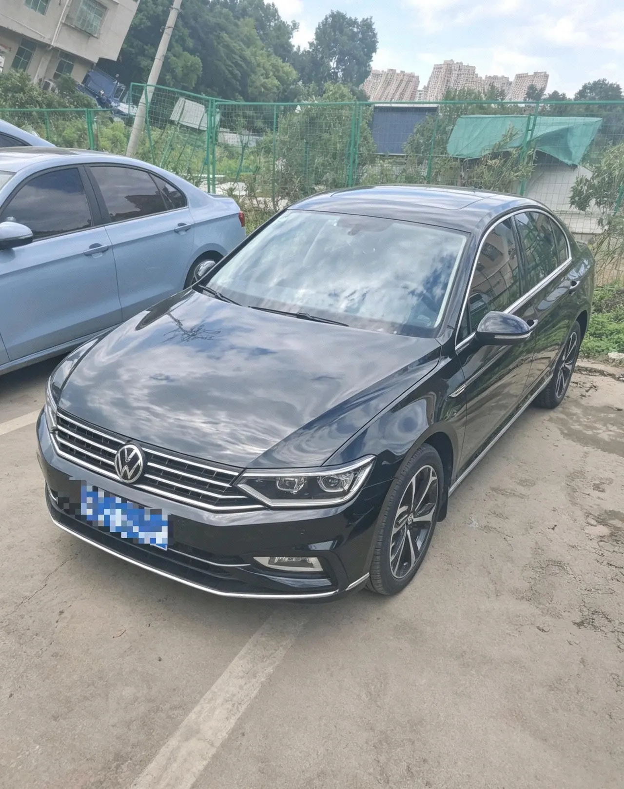 Open image lightbox: Volkswagen 2023 Magotan 2.0TSI 330TSI 2 million Commemorative Edition Leading Automatic Gear