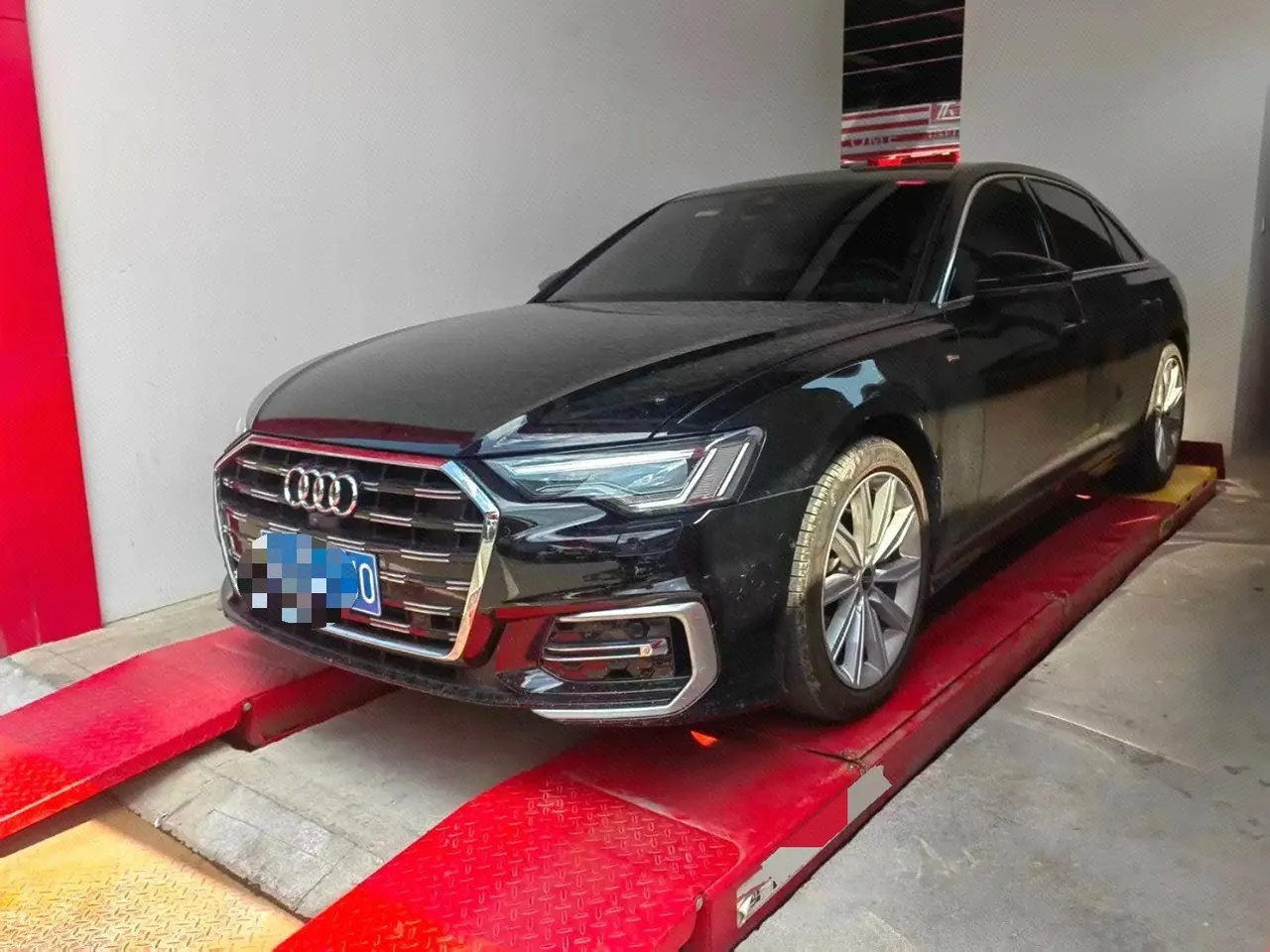 Open image lightbox: Audi 2023 A6L 2.0TFSI 45TFSI Selected Dynamic (Modified) Automatic Gear