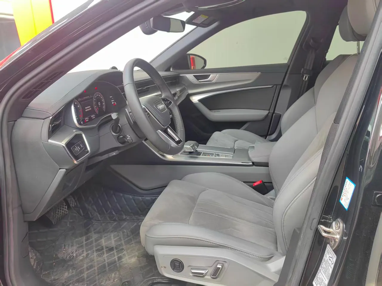 Audi 2023 A6L 2.0TFSI 45TFSI Selected Dynamic (Modified) Automatic Gear 3